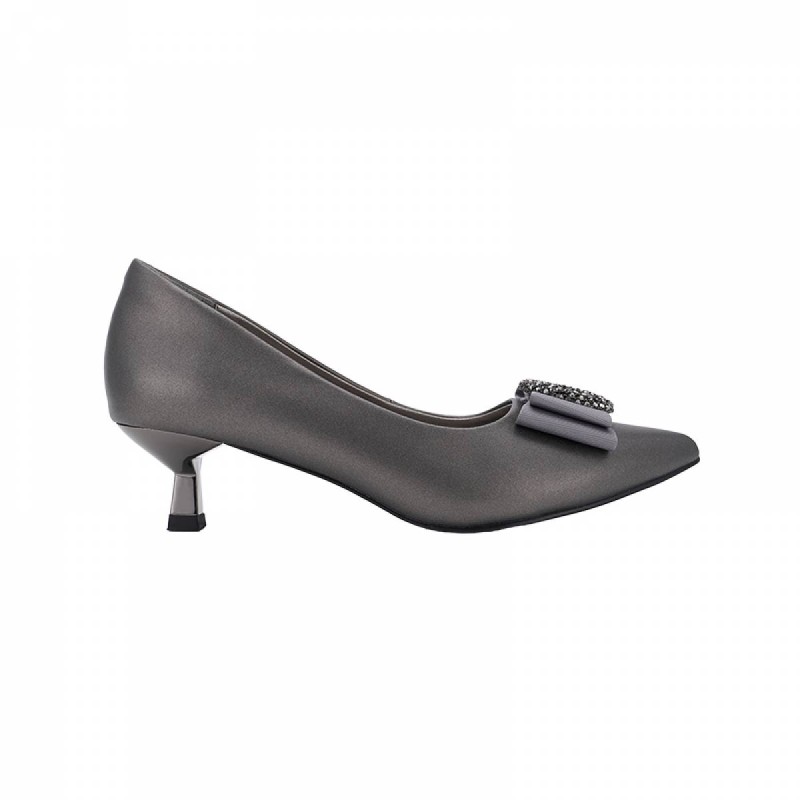 LR0090 Kitten heel court shoe